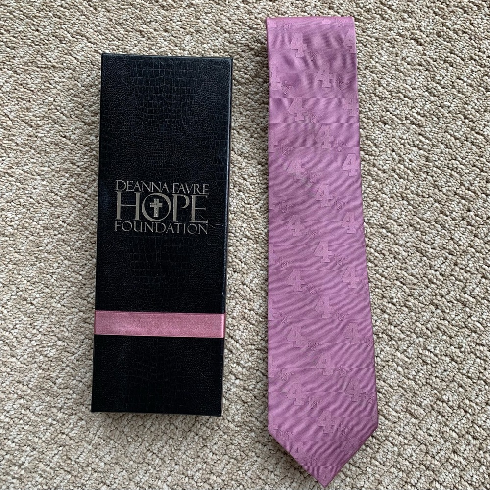 Deanna Favre Hope Foundation #4 Men’s Tie Pink / Purple
